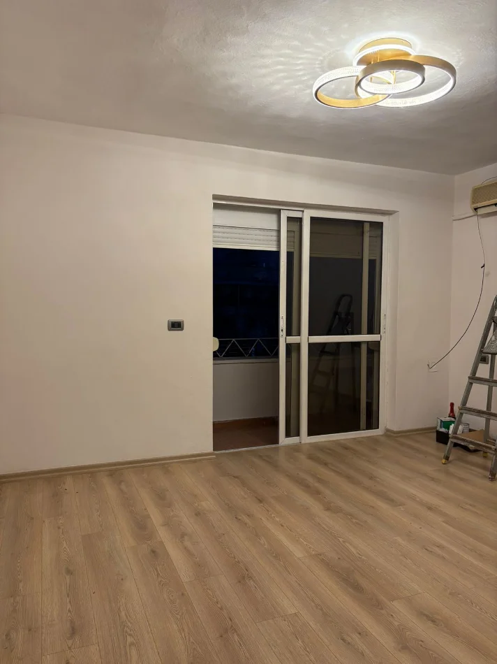 Tirane, shitet apartament 2+1 Kati 4, 81 m² 150.000 € (Ali Demi)