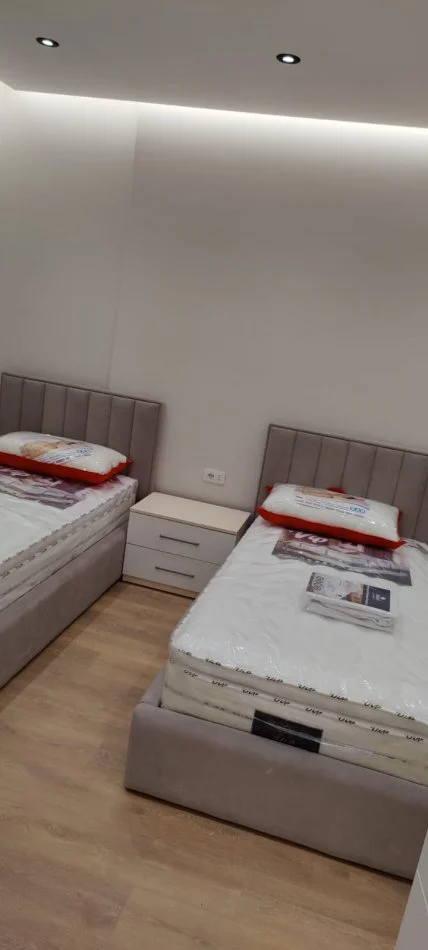 Tirane, jap me qera apartament 3+1+Ballkon Kati 6, 116 m² 650 € (Rruga Gryka e Kaçanikut)