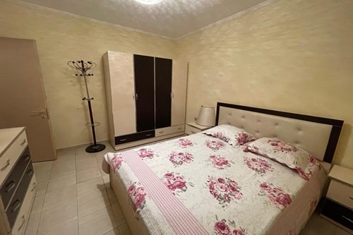 Tirane, jepet me qera apartament 1+1 Kati 5, 50 m² 450 € (Rruga Ali Demi)