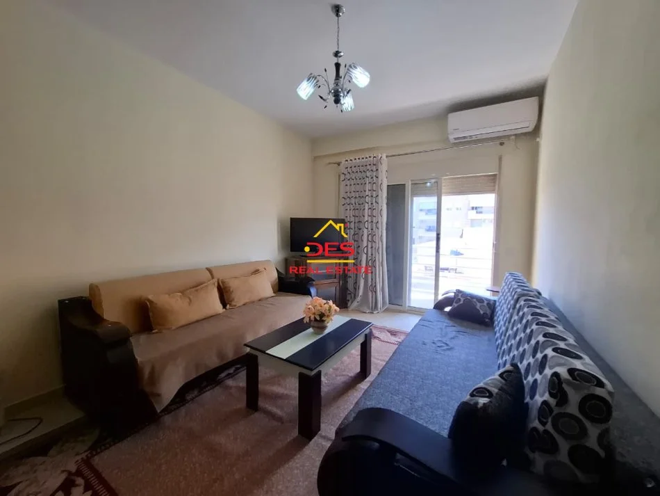 Vlore, jepet me qera apartament 1+1+Ballkon Kati 5, 70 m² 350 € (Rruga Sazani)