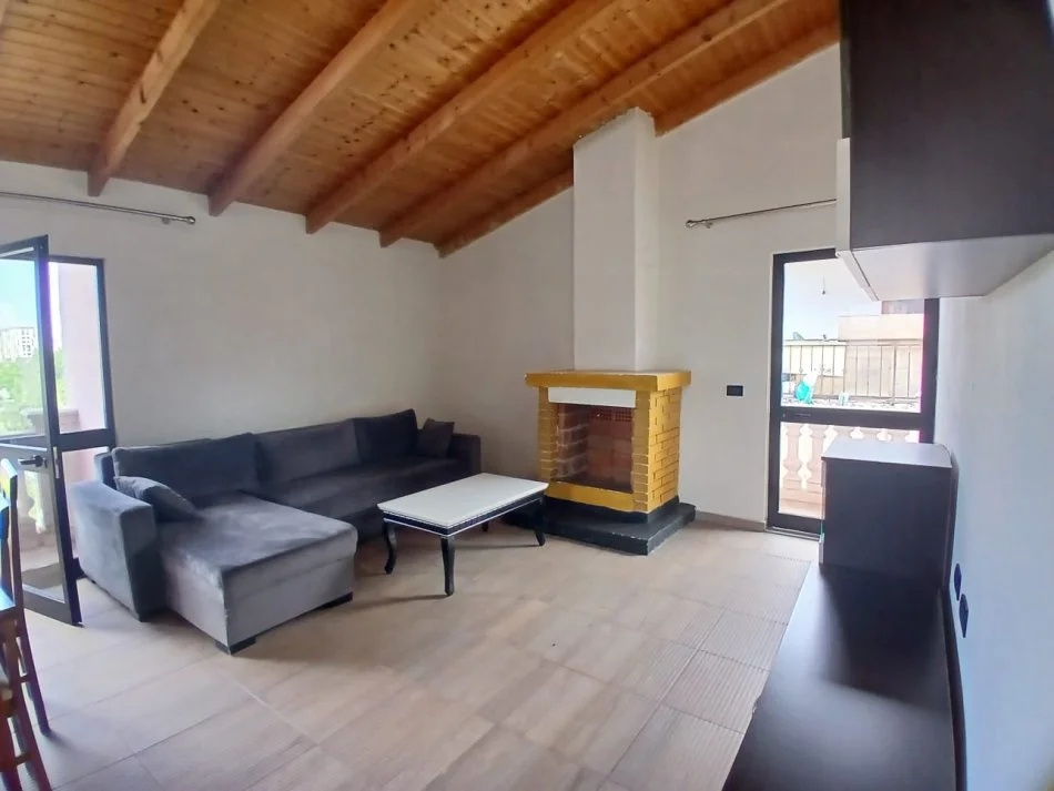 Tirane, jepet me qera apartament 2+1+Ballkon Kati 4, 120 m² 500 € (Ish Fusha e Aviacionit)