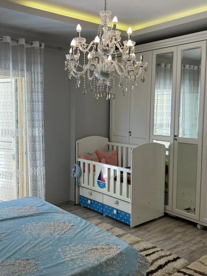 Vlore, shitet apartament 3+1+Ballkon , ulet cmimi ne 180000 € (Rr. Sadik Zotaj, Vlorë prane Conad)