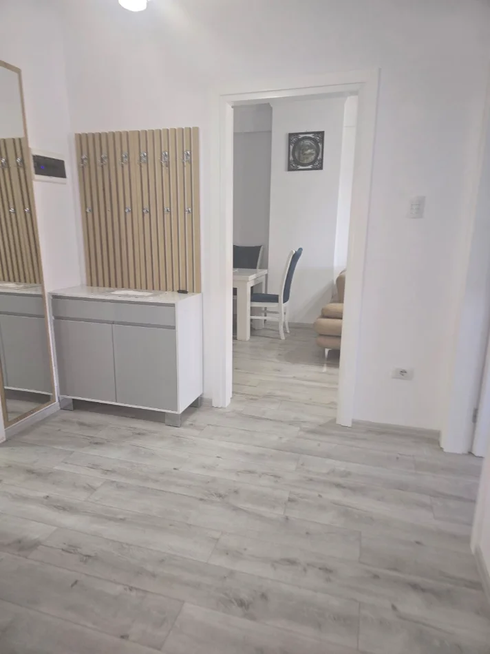 Tirane, jepet me qera apartament 2+1 Kati 8, 97 m² 500 € (Astir)