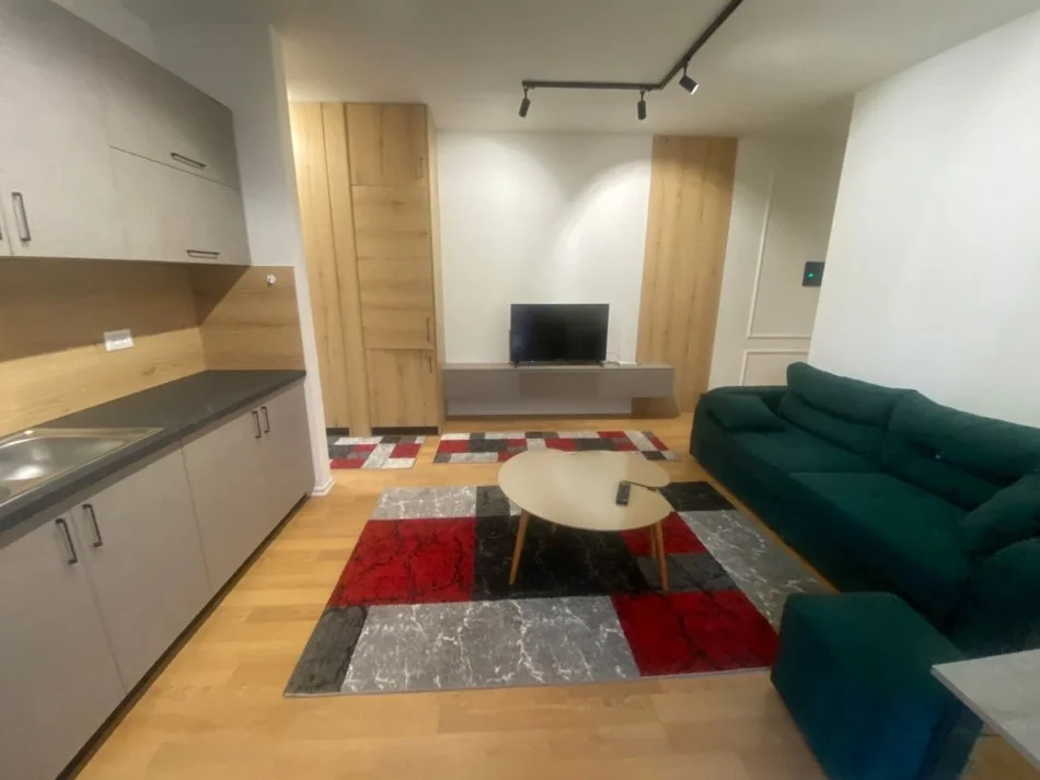 Tirane, jepet me qera apartament 1+1 Kati 3, 68 m² 500 € (Selite)