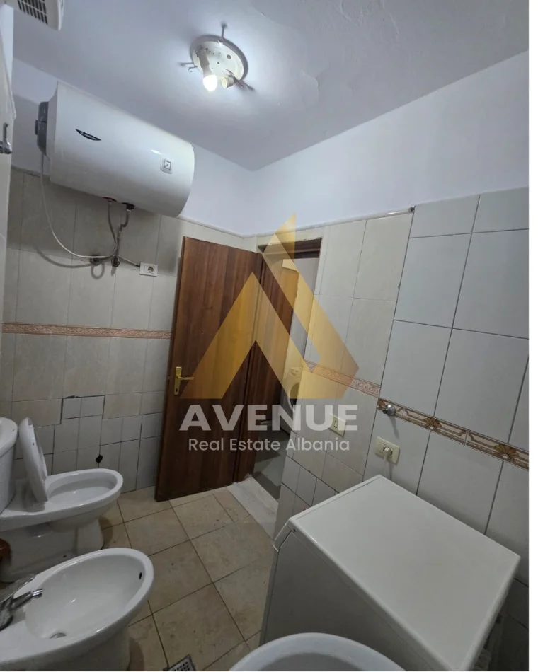Tirane, jepet me qera apartament 1+1+Ballkon Kati 2, 65 m² 470 € (Rruga e Elbasanit)