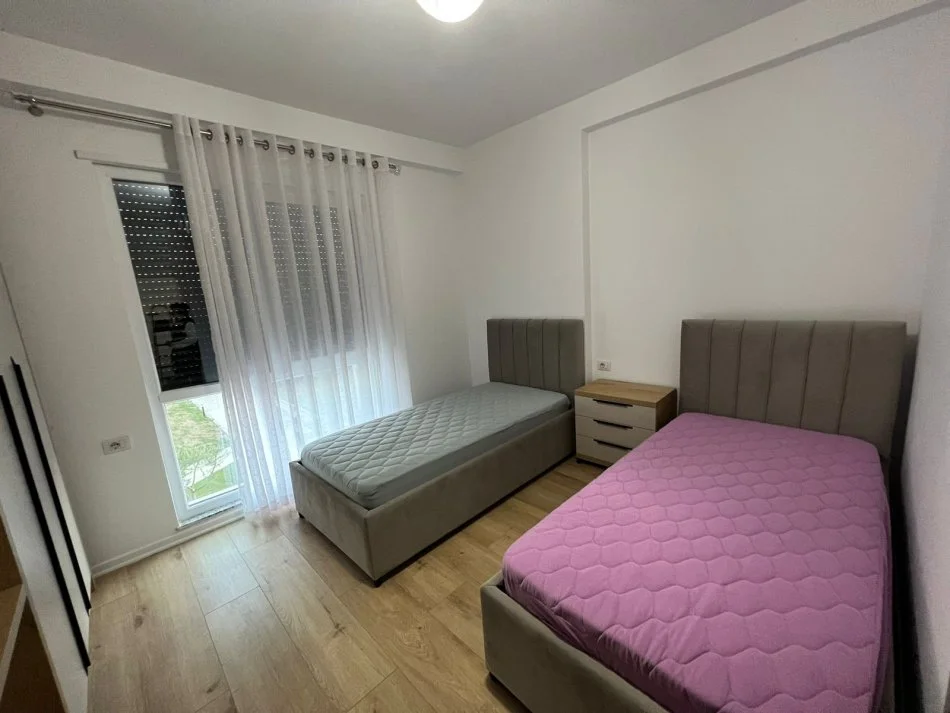 Tirane, jepet me qera apartament 2+1 Kati 2, 98 m² 500 € (Rruga Sokrat Miho)