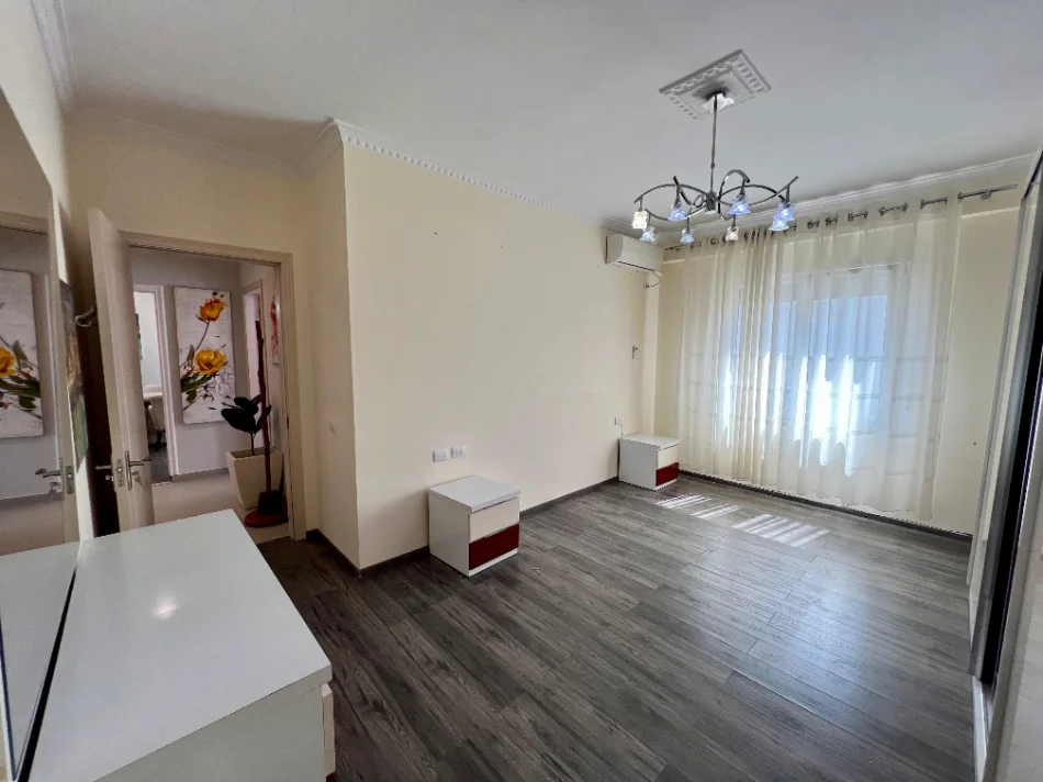 Shqiperi, shitet apartament 2+1+Ballkon Kati 5, 93 m² 258.000 € (Kopshti zoologjik)