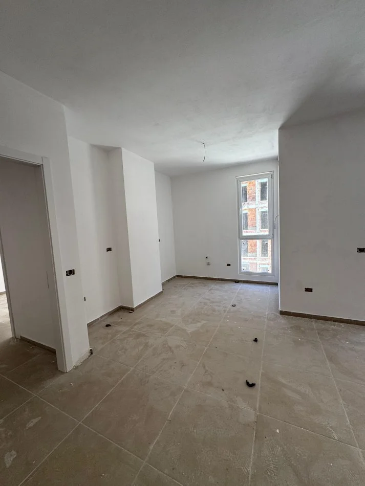 Tirane, shitet apartament 2+1+Ballkon Kati 1, 112 m² 117.500 € (Univers City I Perfunduar 1050€/m2)
