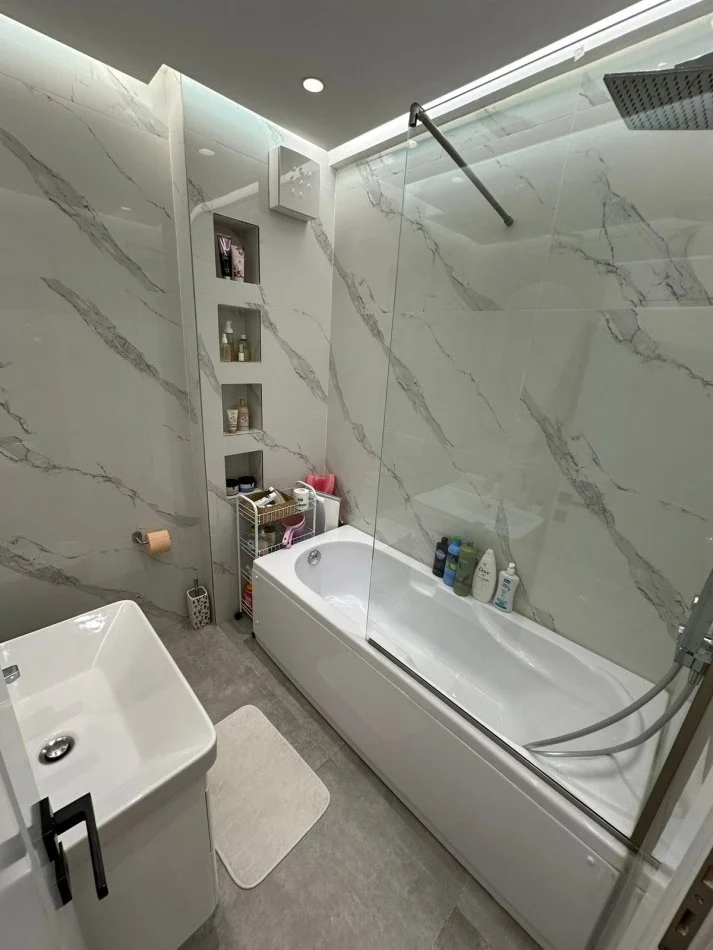 Tirane, shitet apartament 2+1+Ballkon Kati 2, 90 m² 185.000 € (Rruga xhon kenedi)