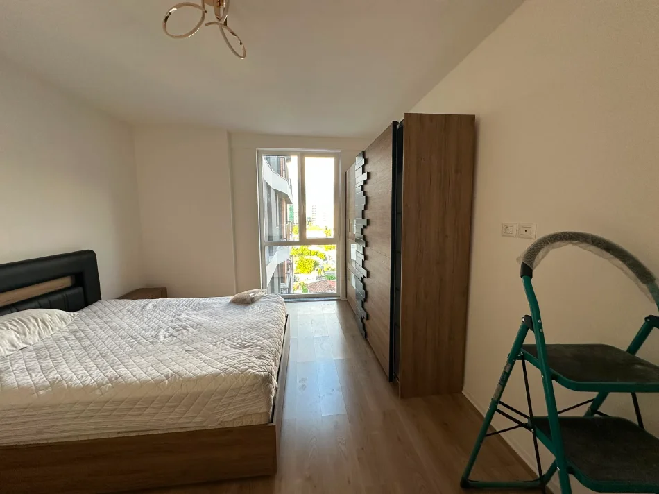 Tirane, jepet me qera apartament 1+1+Ballkon Kati 5, 67 m² 350 € (Rruga Lidhja e Prizrenit)