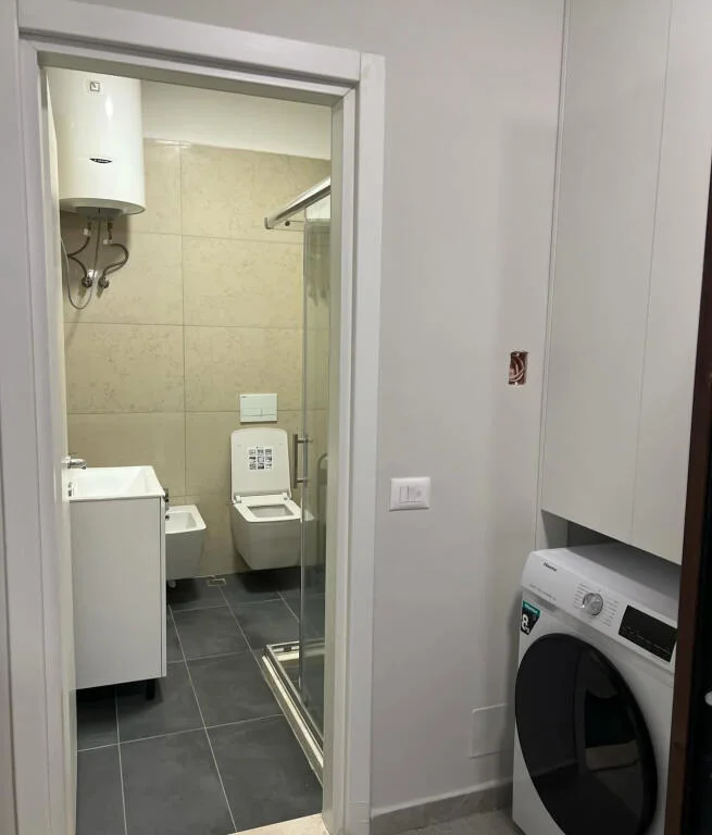 Tirane, jepet me qera apartament 1+1+parkim Kati 7, 70 m² 550 € (YZBERISHT GRAND GALLERY)