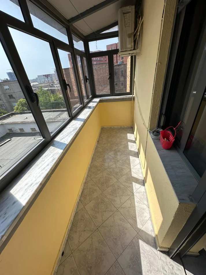 Tirane, jepet me qera apartament 2+1+Ballkon Kati 5, 90 m² 500 € (Rr. Ferit Xhajko)