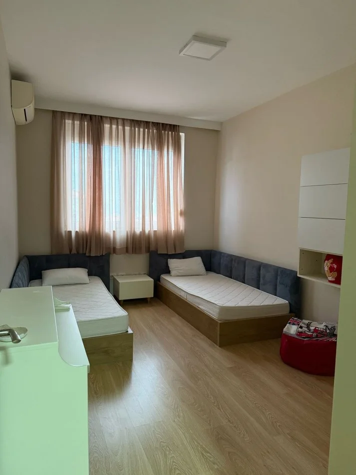 Tirane, jepet me qera apartament duplex 3+1+Ballkon Kati 0, 125 m² 1.200 € (Rezidenca Kodra e Diellit 1)