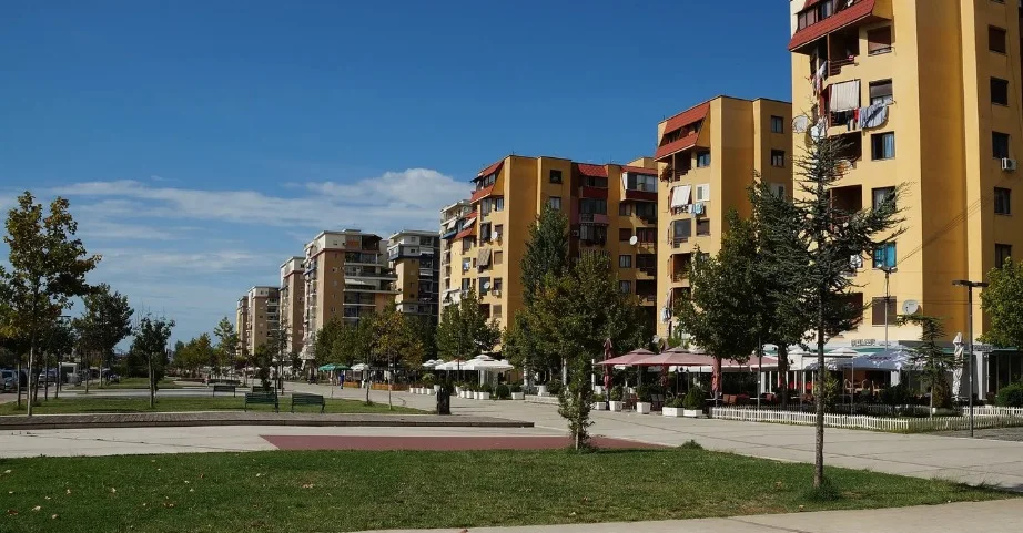 Tirane, shitet apartament 2+1 Kati 5, 103 m² 153.510 € (Fusha e Aviacionit)