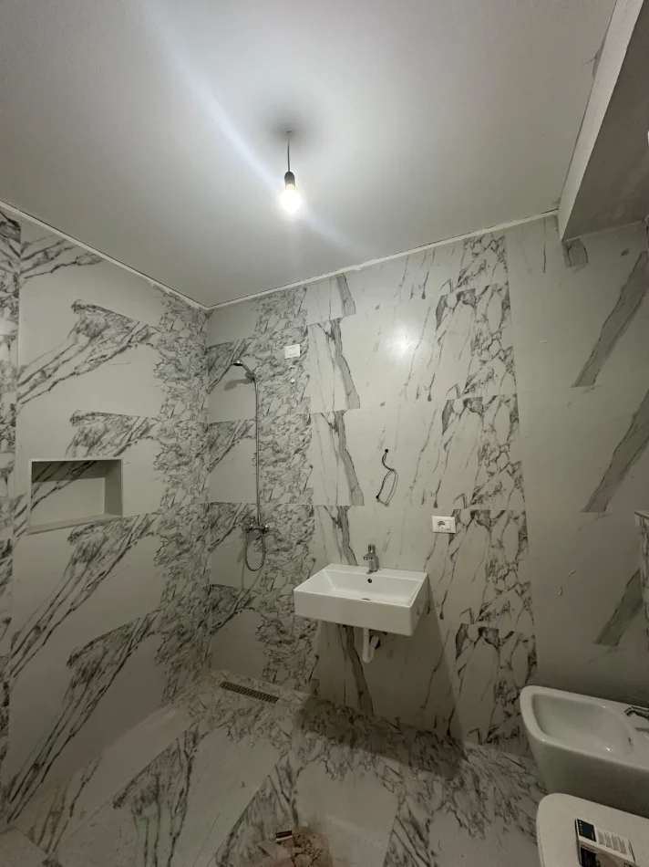 Tirane, shitet 3+1 Kati 8, 123 m² 378.500 € 