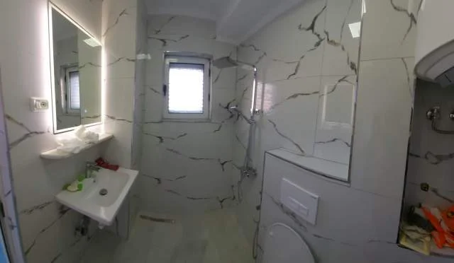 Tirane, jepet me qera ambjent biznesi Kati 2, 62 m² 500 Euro (5 Maji)