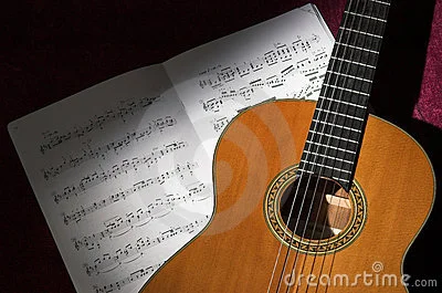 Tirane, ofroj kurse per kitare klasike----2.000 leke seanca!!!----