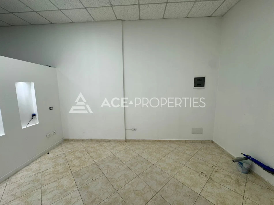 Durres, jepet me qera ambjent biznesi Kati 0, 45 m² 320 € (Vollga, Durres)