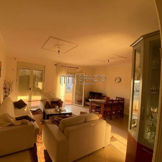 Vlore, shitet apartament 2+1+A+BLK Kati 8, 125 m² 900 Euro/m2 (Lungomare)
