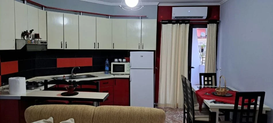 Tirane, jepet me qera apartament 2+1+Ballkon Kati 6, 80 m² 600 € (Rruga "Jordan Misja")