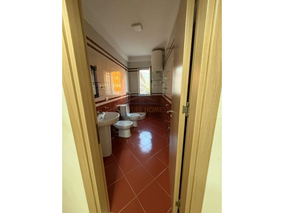 Tirane, jepet me qera apartament 2+1 Kati 5, 110 m² 550 € (RRUGA 5 MAJI , CONCORD CENTER)