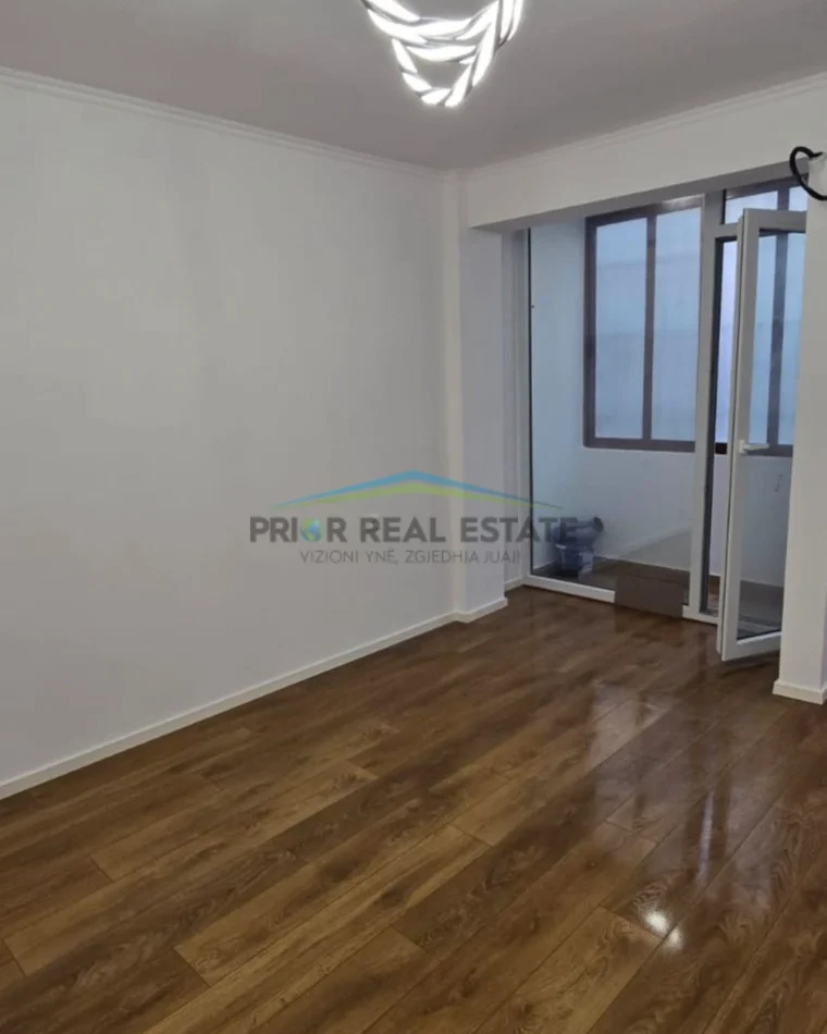 Shqiperi, shitet apartament 1+1 Kati 1, 30 m² 87.000 € (Komuna e Parisit)