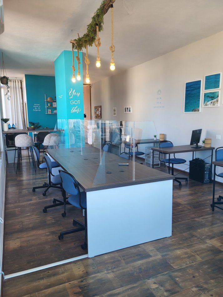 Sarande, jap me qera zyre Kati 1, 61 m² 1.300 € (Rruga Gjergj araniti ( rruga 5 ))