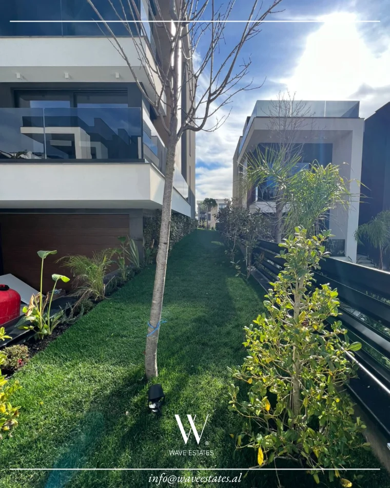 Durres, shitet Vile 4+1 , 330 m² 