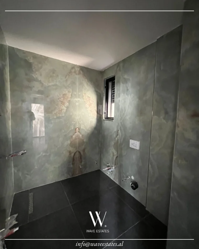 Durres, shitet Vile 4+1 , 330 m² 