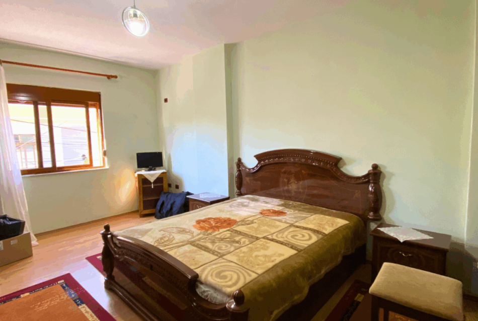 Tirane, jepet me qera apartament 2+1 Kati 2, 90 m² 430 € (Rruga Jordan Misja)