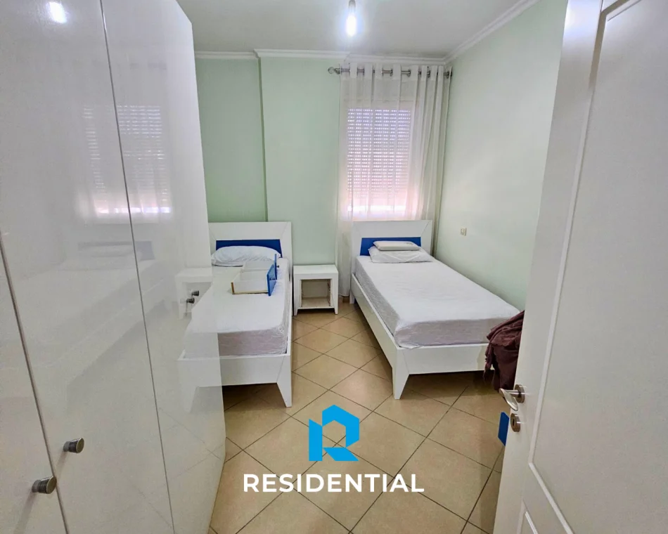 Tirane, jepet me qera apartament 2+1 Kati 8, 111 m² 430 € (Yzberisht)