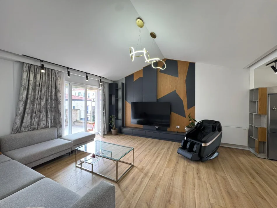 Tirane, jepet me qera apartament Kati 3, 110 m² 1.100 € (Secret Garden prane TEG)