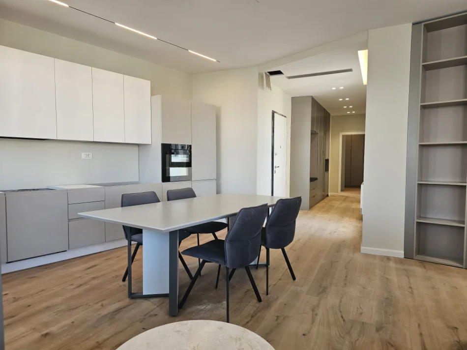Tirane, jepet me qera 2+1+Aneks+Ballkon , 105 m² 1.900 € (Liqeni I Thate)
