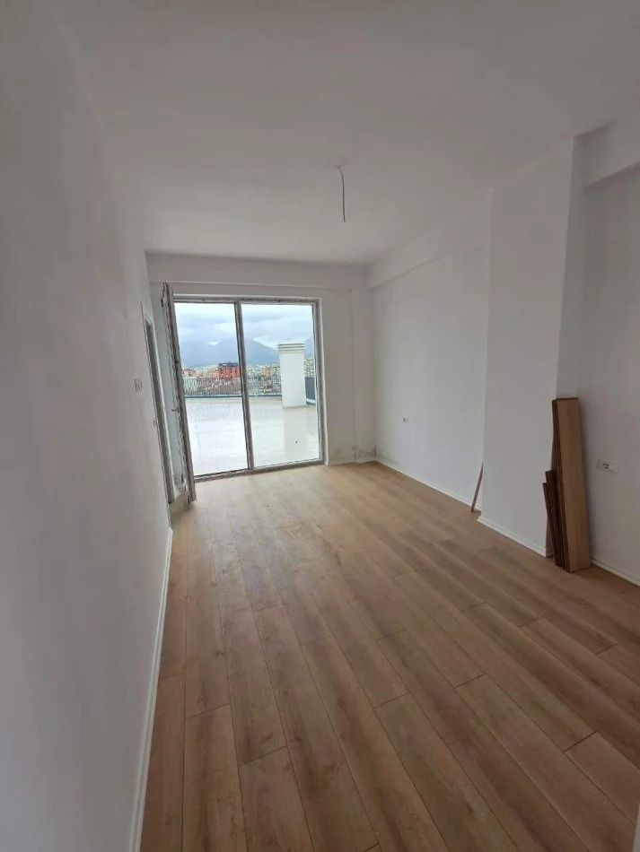 Tirane, shitet apartament 3+1+Ballkon Kati 10, 144 m² 560.000 € 