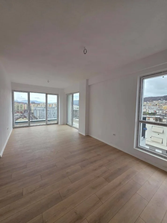 Tirane, shitet apartament 3+1+Ballkon Kati 10, 144 m² 560.000 € 