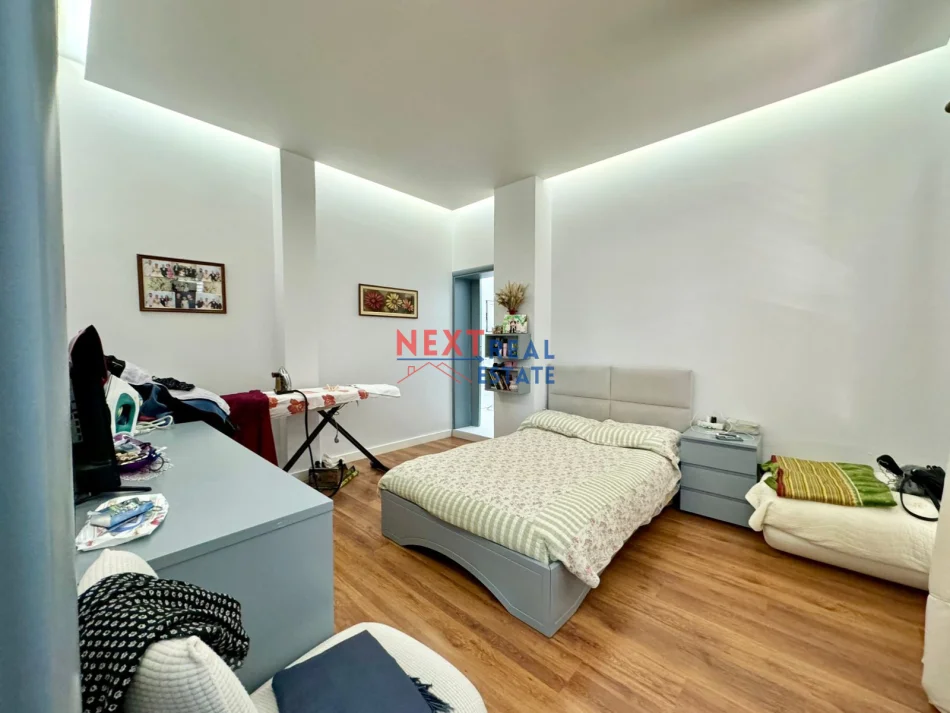 Vlore, shitet apartament+verande | Penthouse 3+1+Aneks+Ballkon , 172 m² 330.000 € (BULEVARDI ISMAIL QEMALI, VLORE)