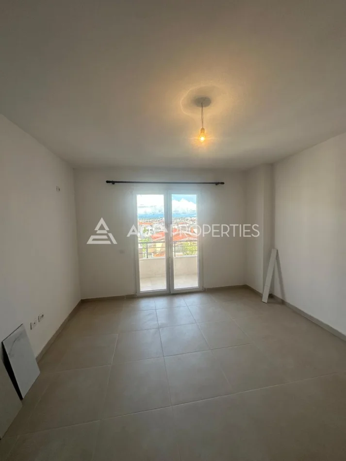 Durres, jepet me qera apartament 2+1+Ballkon Kati 4, 85 m² 400 € (Prane Zjarrfikses,Durres)