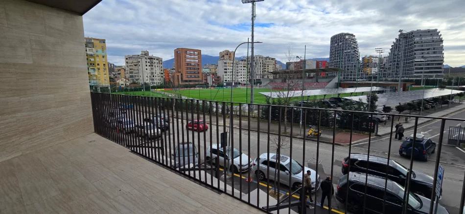 Tirane, jepet me qera ambjent biznesi Kati 1, 2.700 € (Stadiumi Olimpik)