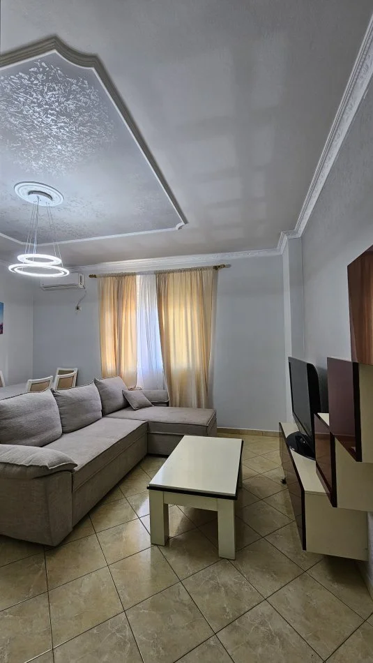 Tirane, jap me qera apartament 1+1+Ballkon Kati 7, 90 m² 500 € (don bosko)