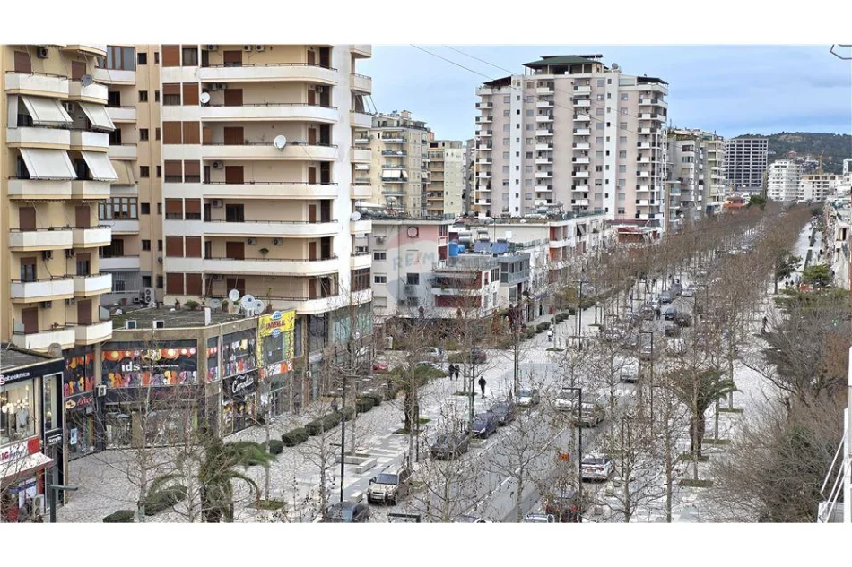 Vlore, shitet apartament 2+1 Kati 6, 138 m² 226.000 € (Blv. Ismail Qemali,pran Aulona Park, Vlore)