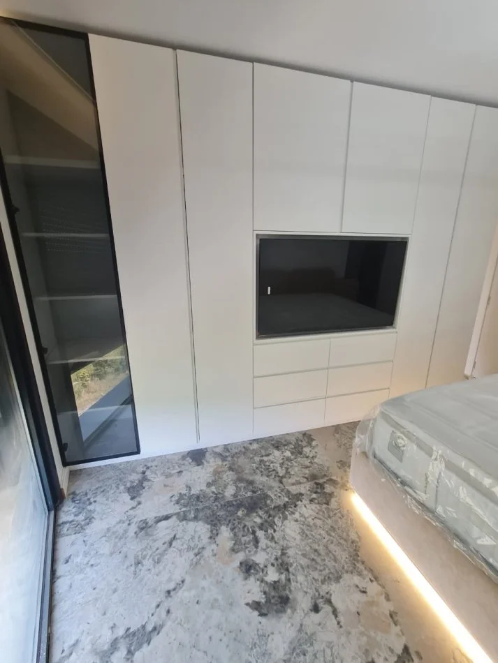 ✨Modern 1+1 Apartment with Stunning Lake View – Liqeni i Thatë, Tirana✨ for rent