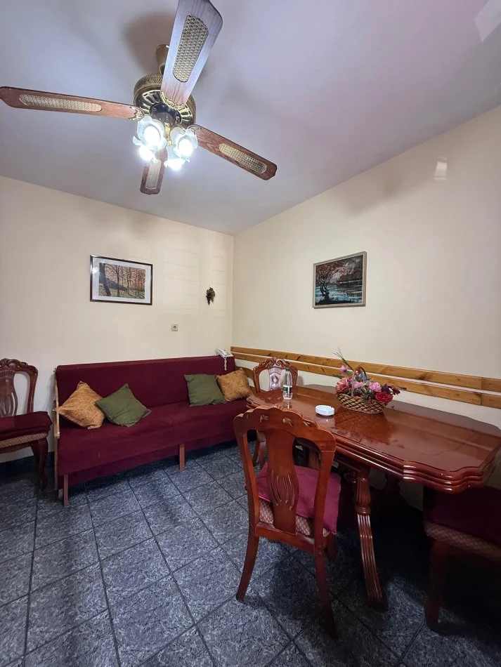 Tirane, jepet me qera apartament 3+1+Ballkon Kati 2, 93 m² 600 € 