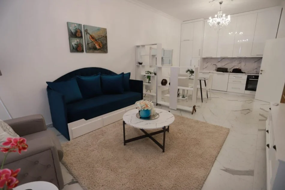 Tirane, jepet me qera apartament 1+1+Ballkon Kati 6, 78 m² 800 € (rruga e Kavajes)