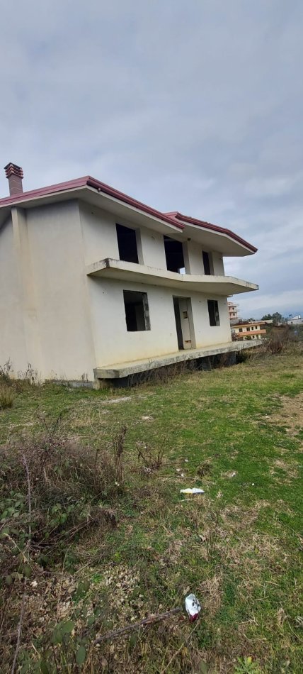 Tirane, shitet shtepi 2 Katshe Kati 2, 1.201 m² 160.000 € (Berxull)