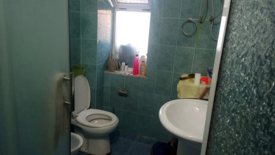 Tirane, shitet apartament 1+1+Ballkon Kati 2, 58 m² 93.000 € (rruga Bardhyl)