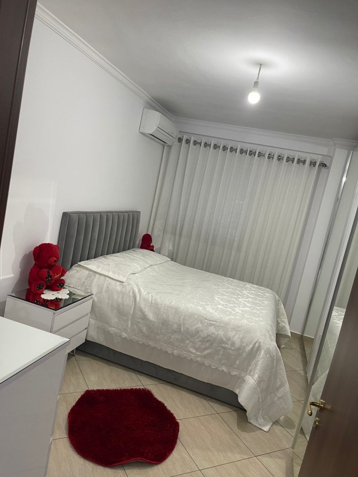 Tirane, jepet me qera apartament 2+1 Kati 7, 100 m² 700 € (Bulevardi i Ri / Rruga Filip Jano)