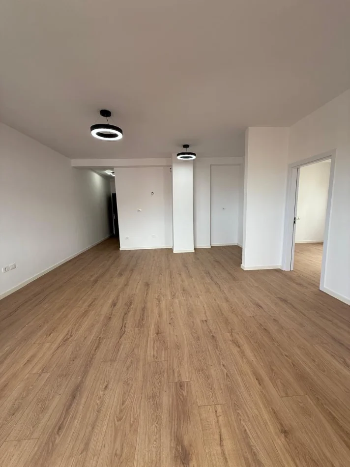 Tirane, shitet apartament 2+1 , 92 m² 175.000 € (Eleonora)