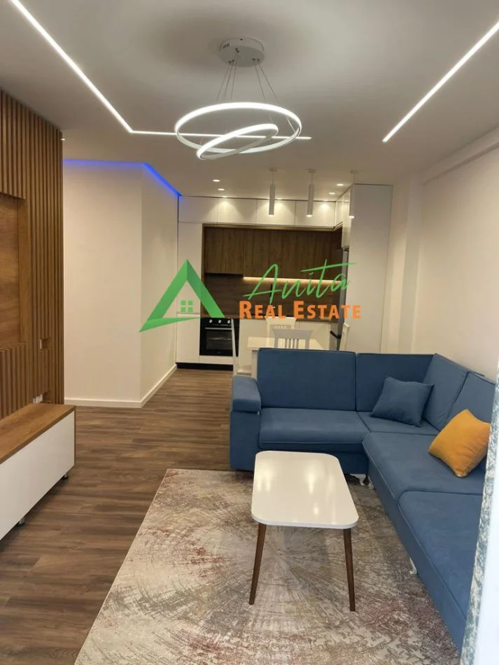 Tirane, jepet me qera apartament 2+1 , 80 m² 600 € (Rruga 5 Maji)i pa banuar me pare