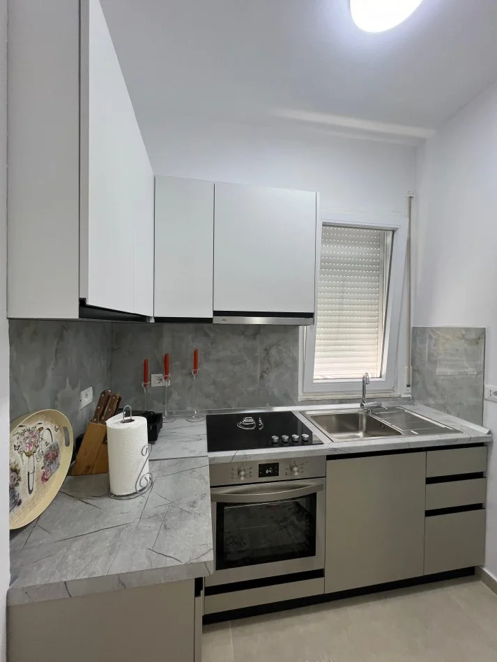 Shqiperi, jepet me qera 1+1 Kati 4, 70 m² 500 € 