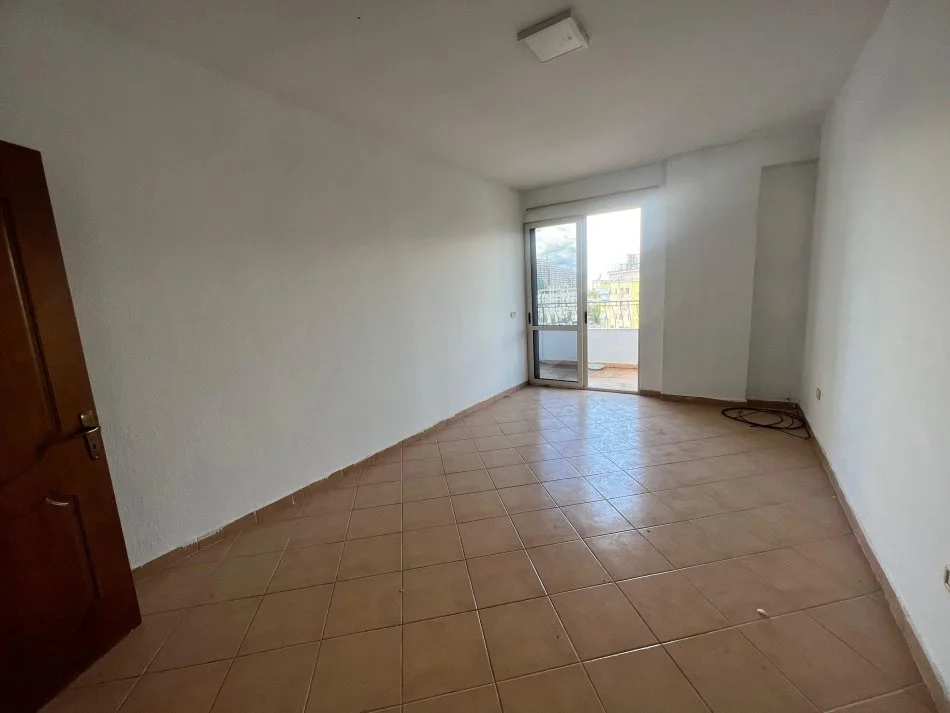 Tirane, shes apartament 2+1+Aneks+Ballkon Kati 9, 95 m² 175.000 € (KOMUNA E PARISIT)